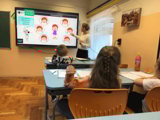 2024-pns-UkrainianStudentsInMoldova-500x375